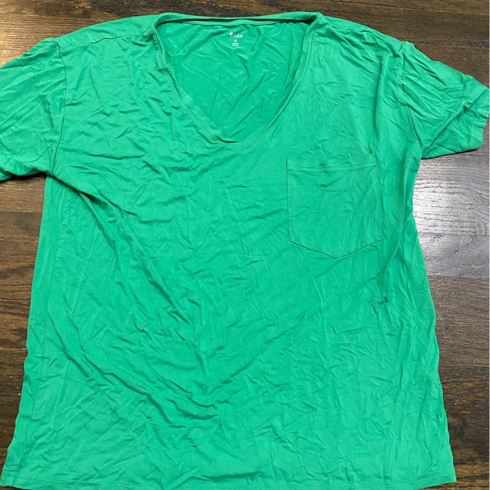 Kyte Baby Women’s V-neck in Green